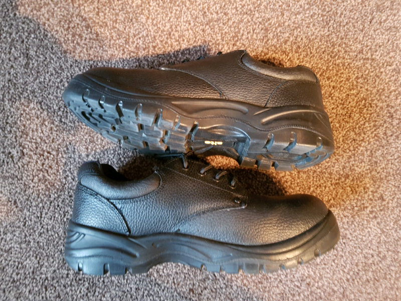 hard cap shoes